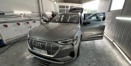 Трьохфазна мийка Audi E-Tron 2020