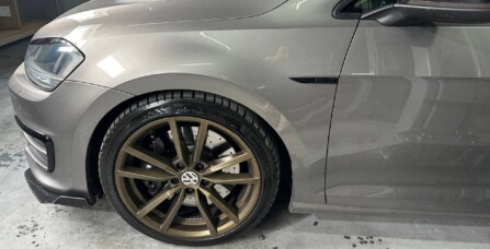 Заміна передніх гальмівних дисків Volkswagen Golf GTI