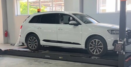 Розвал схождения на Audi Q7