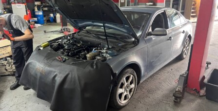 Підтікання вакумного насосу Audi A4 B8