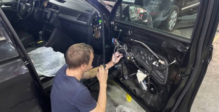 Ремонт проводки, проблеми з безключовим доступом VW Tiguan