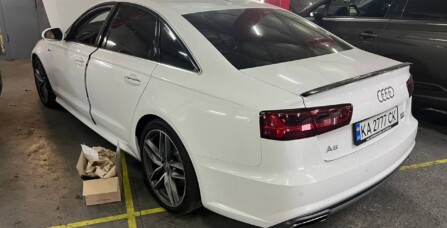Встановлення матричних передніх фар Audi A6 C7