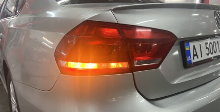 Volkswagen Passat USA - заміна повторювачів повороту на європейські
