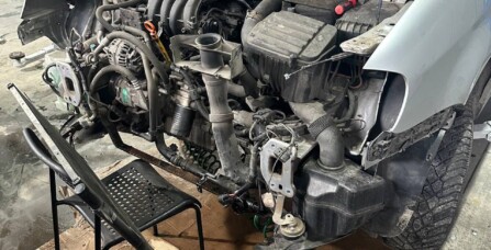 Заміна радіатора охолодження на Volkswagen Caddy 2.0 TDI