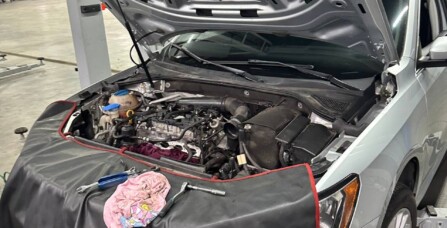 Чистка впускних клапанів та заміна масла у відділювачі картерних газів Volkswagen Passat 2.0 TSI