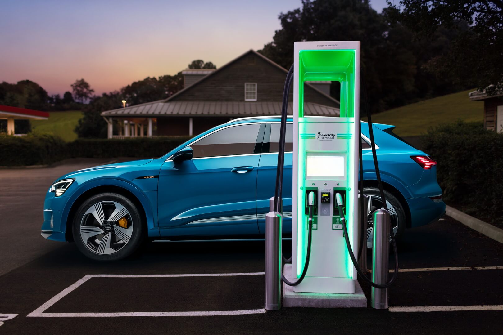 Зарядна інфраструктура в Україні: де найзручніше заряджати Audi e-tron?