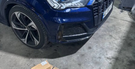 Заміна гальмівних дисків і колодок Audi Q7 3.0 TDI