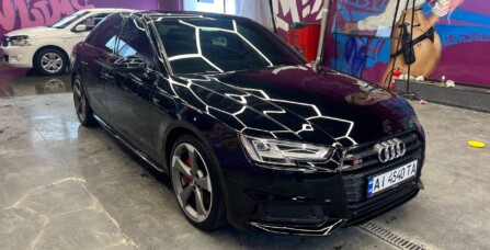 Реставрацийне полірування авто та нанесення керамічного покриття Audi S4 3.0 TFSI