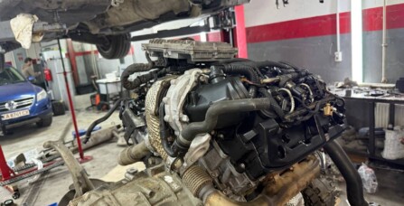 Заміна комплекта ГРМ та переущільнення двигуна Porsche Cayenne 3.0 TDI