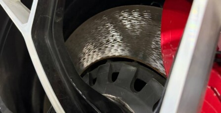 Заміна гальмівних дисків та передніх колодок Audi RS5