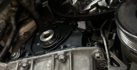 Заміна комплекта ГРМ з ремінем оливного насосу та насоса охолодження Skoda Octavia A7 2.0 TDI