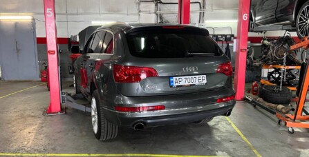 Чистка клапанів та заміна клапану ВКГ Audi Q7 2012 року