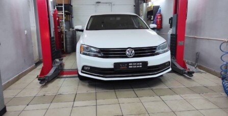 Заміна піддону картеру Volkswagen Jetta 1.8 TSI