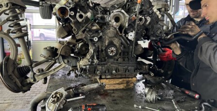 Гільзування двигуна Audi Q7 3.0 TFSI