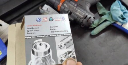 Заміна свічок Volkswagen Passat CC 2.0 TSI