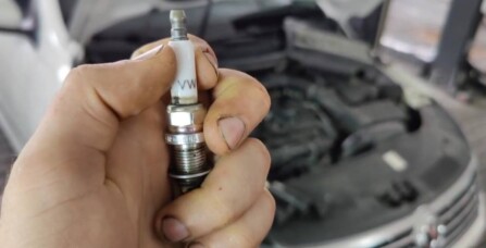 Заміна свічок Volkswagen Passat CC 2.0 TSI