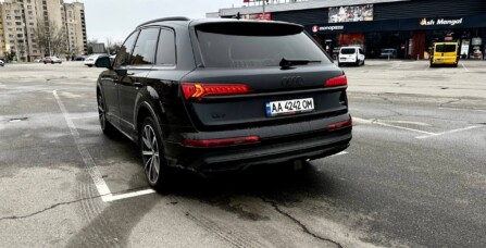 Відновлення авто з США Audi Q7 3.0 TSI 2021 року