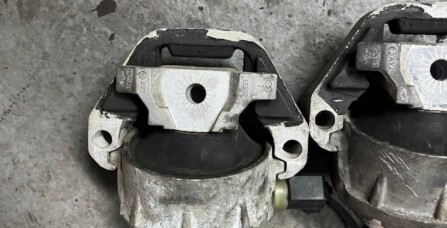 Заміна подушок двигуна Audi A4 B9