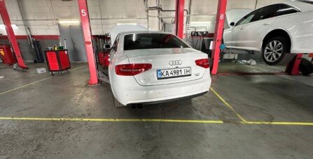 Чистка впускних клапанів горіхом Audi A4 B8 2.0 TFSI