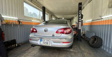 Ремонт двигуна Volkswagen Passat СС 2.0 TSI 2012 року