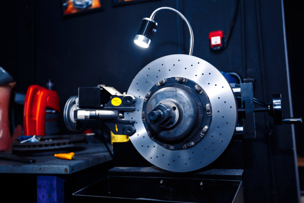 Проточка гальмівних дисків