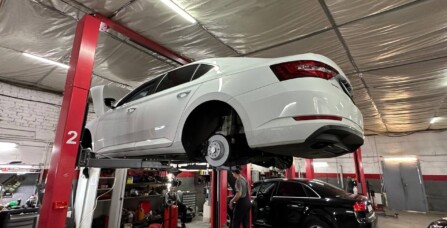 Заміна ГРМ, заміна гальмівних дисків та колодок Skoda Superb 2.0 TDI