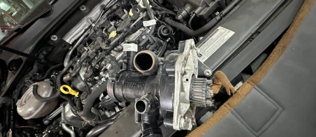 Замена насоса охлаждения Volkswagen Golf 2.0 TSI