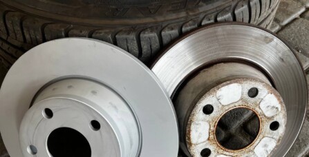 Замена тормозных дисков и колодок Audi TT 2.0 TFSI