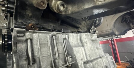 Подтекание полуподдона двигателя Audi Q7 3.0 TDI