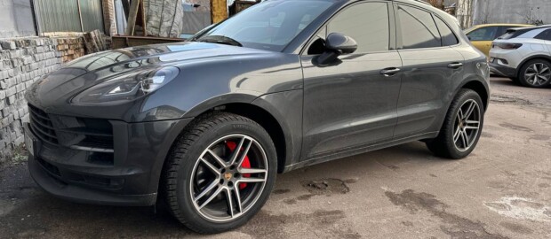 Украинизация авто и активация передних фар Porsche Maccan