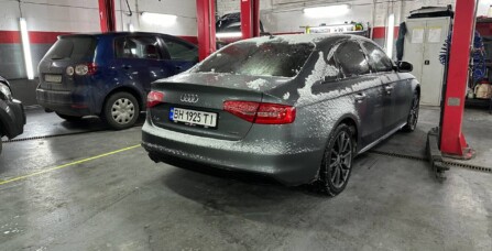 Діагностика двигуна Audi A4 B8 2.0 TFSI