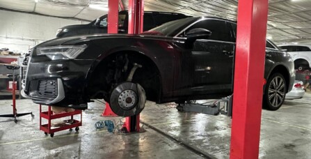 Заміна передніх дисків та колодок Audi A6 C8 3.0 TFSI