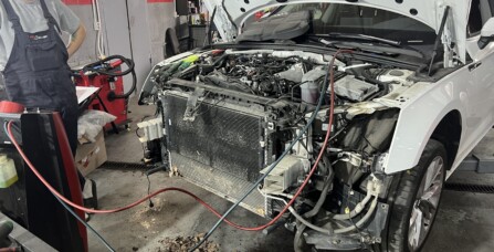 Чистка радіаторів автомобіля Audi A5