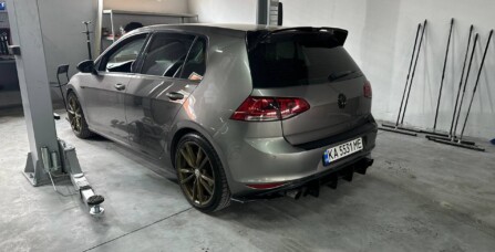 Заміна передніх гальмівних дисків Volkswagen Golf GTI