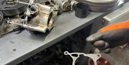 Підтікання вакумного насосу Audi A4 B8