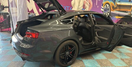 Audi A5 - хімчистка авто з розбором та відновленням пластику авто