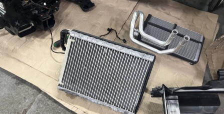 Заміна радіатора кондиціонера Audi Q7