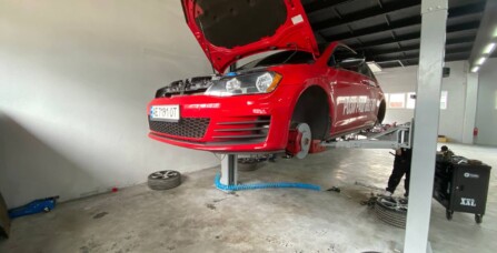Заміна комплекта грм та ремонт ходової частини Volkswagen Golf 1.8 TSI