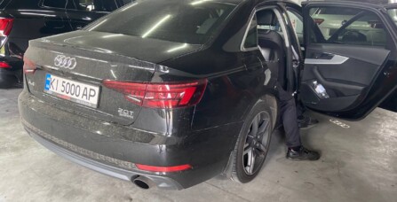 Заміна акумулятору та кодування Audi A4 B9