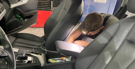 Заміна акумулятору та кодування Audi A4 B9