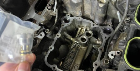 Встановлення додаткових клапанів тиску оливи Audi A6 C7 3.0 TFSI