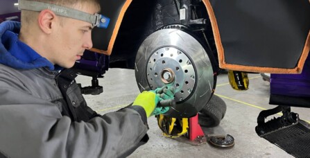 Встановлення 8-поршневих супортів від Audi RS Q3 на 370 мм диски для Volkswagen Golf R