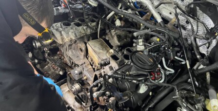 Комплексний ремонт двигуна VW Touareg 3.0 TDI (CRCA): виправлення підтікання охолоджуючої рідини та оливи, ремонт турбіни, заміна ГРМ