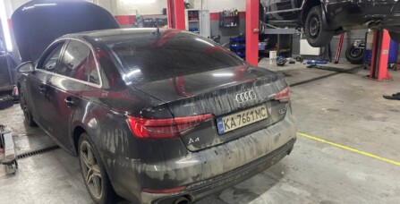 Заміна комплекта свічок та котушок запалювання Audi A4B9 2.0 TSI