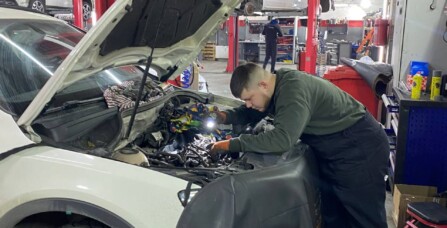 Заміна гальмівних дисків та колодок Volkswagen Tiguan 2.0 TDI