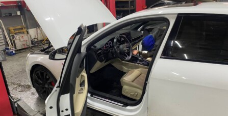 Заміна радіатора печі Audi A4 B9