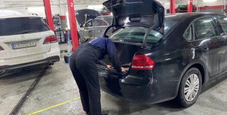 Заміна американських повторювачів поворота на європейські Volkswagen Passat В7 USA