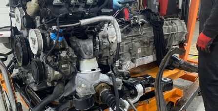 Переущільнення напівпиддону та переущільнення розвалу блоку Volkswagen Touareg 3.0 TDI