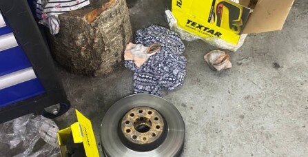 Заміна комплекта дисків з колодками Audi Q3 2.0 TFI