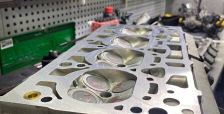 Ремонт головки блока циліндрів з заміною клапанів через не своєчасну заміну ГРМ Audi А4B9 2.0 TSI